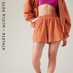 NWT Athleta X Alicia Keys Enlighten Up Flutter Shorts